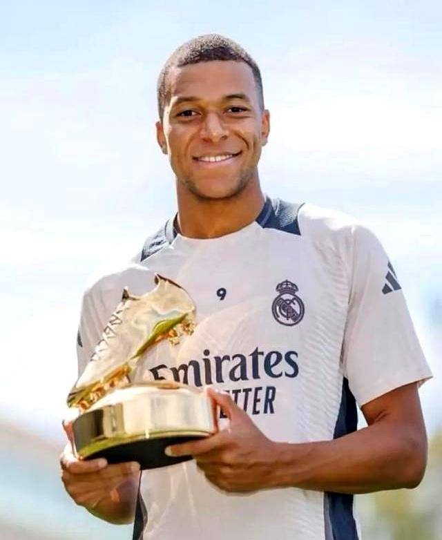 《棒球转播技术的进化：从黑白画面到4K超慢动作回放》